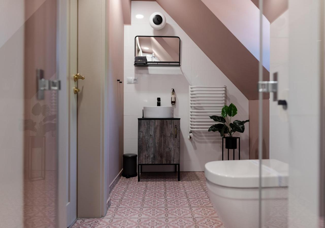 W12 Home Station - Apartement Greenpink Zielona Góra Dış mekan fotoğraf