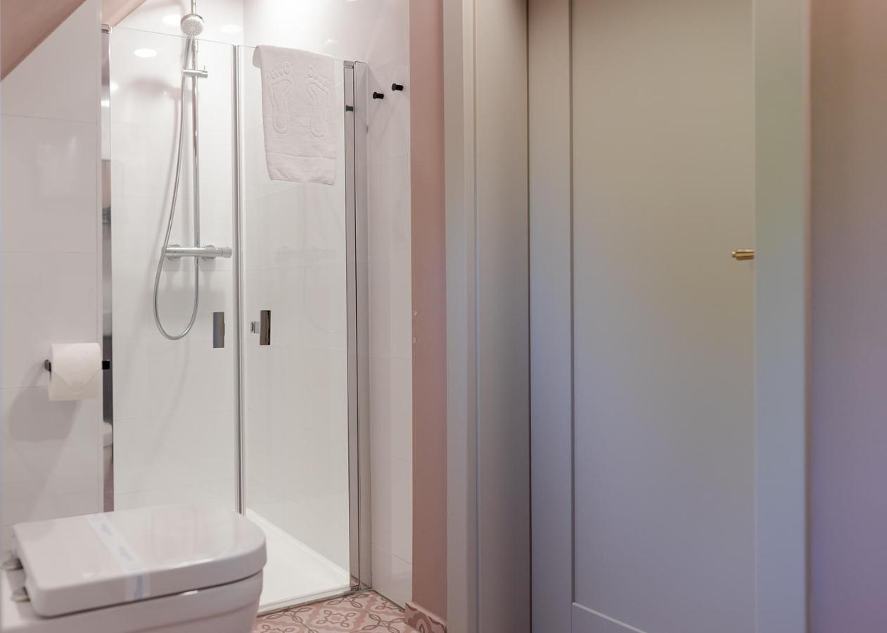 W12 Home Station - Apartement Greenpink Zielona Góra Dış mekan fotoğraf