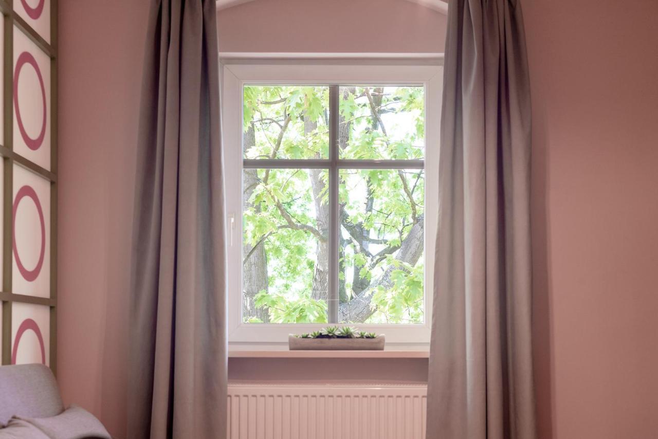 W12 Home Station - Apartement Greenpink Zielona Góra Dış mekan fotoğraf